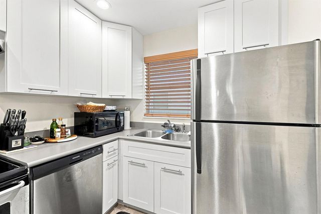 3000 E SUNRISE LAKES Drive E 223, Sunrise, FL 33322