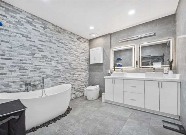 14651 SW 16th Street, Davie, FL 33325
