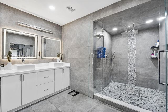 14651 SW 16th Street, Davie, FL 33325