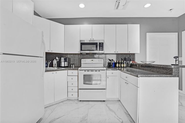 14651 SW 16th Street, Davie, FL 33325