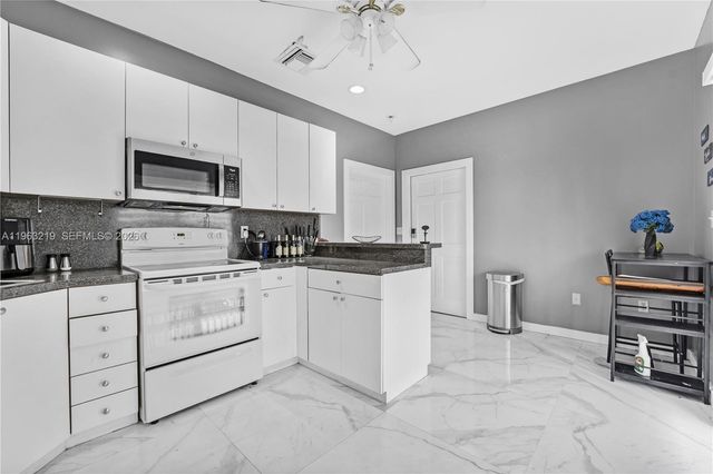 14651 SW 16th Street, Davie, FL 33325