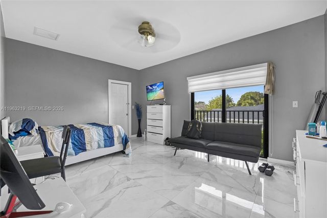 14651 SW 16th Street, Davie, FL 33325