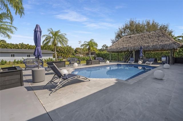 14651 SW 16th Street, Davie, FL 33325