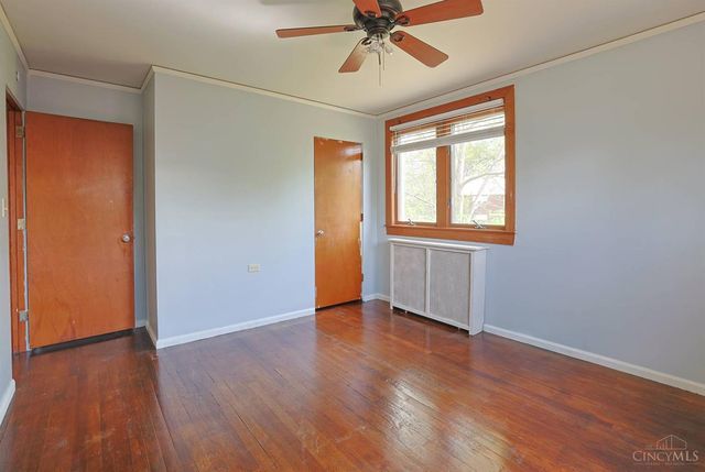 22 Avenell Lane, Greenhills, OH 45218