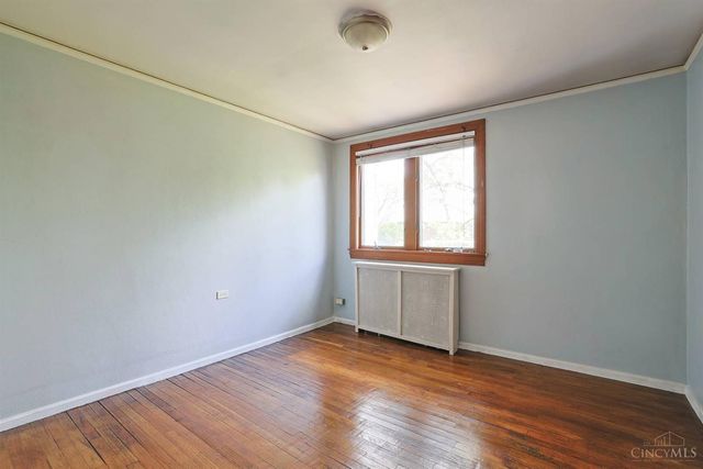 22 Avenell Lane, Greenhills, OH 45218