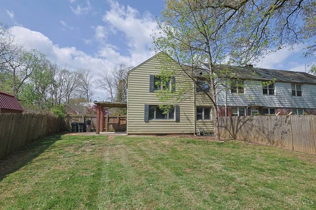 22 Avenell Lane, Greenhills, OH 45218