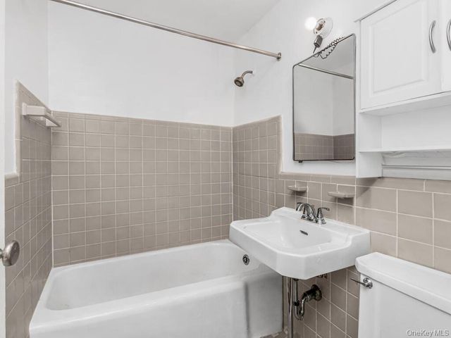 8 Fordham Hill Oval 3D, Bronx, NY 10468