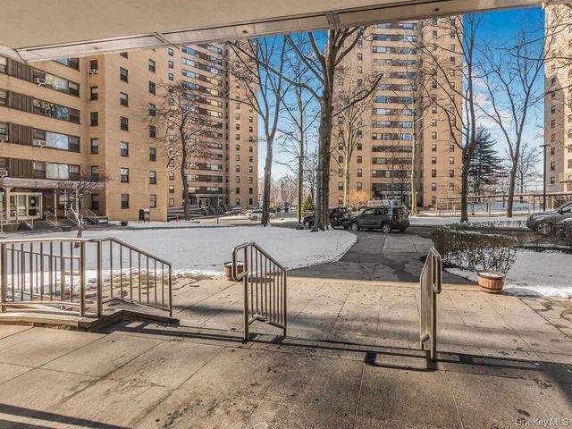 8 Fordham Hill Oval 3D, Bronx, NY 10468