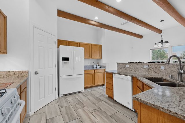 4809 Golden Ray Circle, Santa Fe, NM 87507
