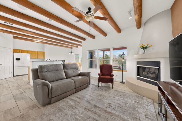 4809 Golden Ray Circle, Santa Fe, NM 87507