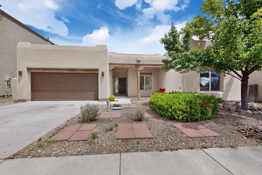 4809 Golden Ray Circle, Santa Fe, NM 87507