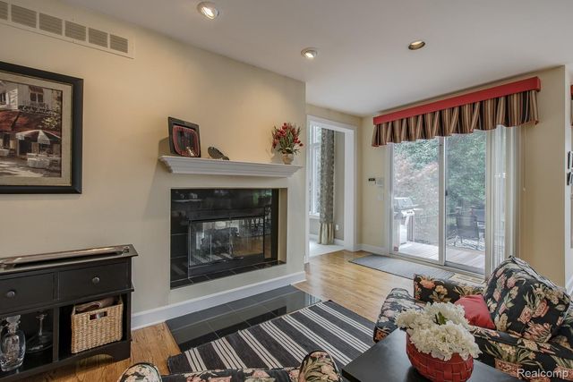 3720 Northwood Drive, West Bloomfield Charter Township, MI 48324