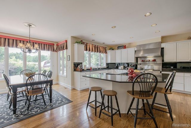 3720 Northwood Drive, West Bloomfield Charter Township, MI 48324