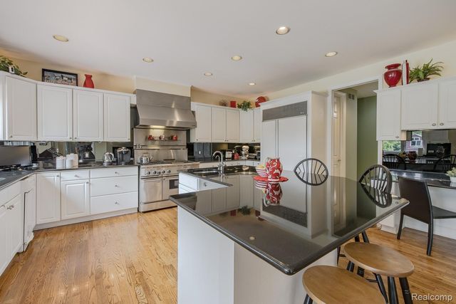 3720 Northwood Drive, West Bloomfield Charter Township, MI 48324