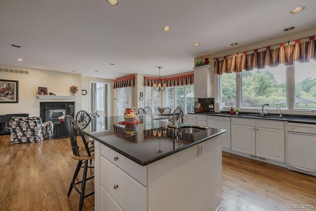 3720 Northwood Drive, West Bloomfield Charter Township, MI 48324