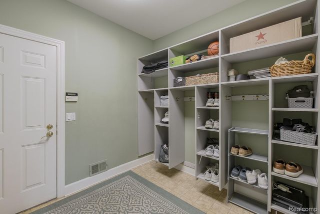 3720 Northwood Drive, West Bloomfield Charter Township, MI 48324