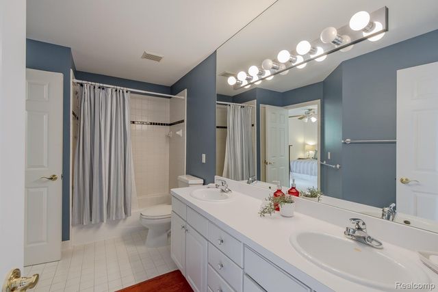 3720 Northwood Drive, West Bloomfield Charter Township, MI 48324