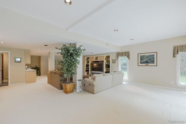 3720 Northwood Drive, West Bloomfield Charter Township, MI 48324