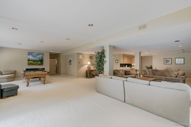 3720 Northwood Drive, West Bloomfield Charter Township, MI 48324