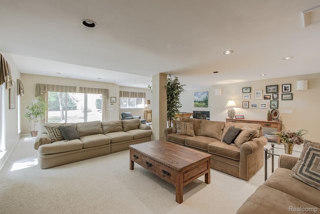 3720 Northwood Drive, West Bloomfield Charter Township, MI 48324