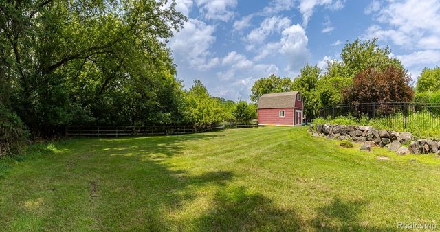 3720 Northwood Drive, West Bloomfield Charter Township, MI 48324