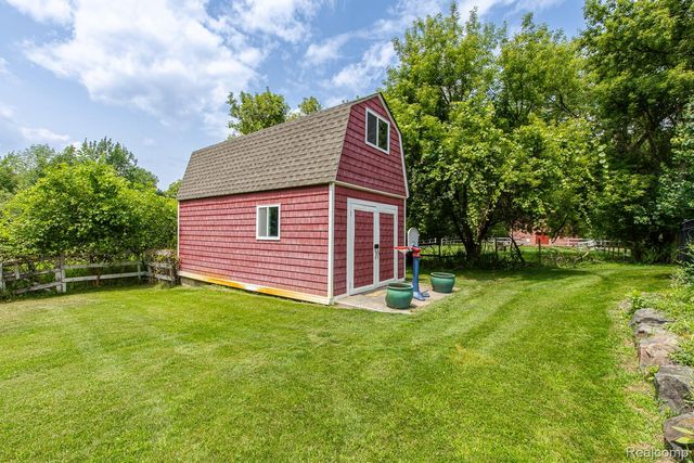 3720 Northwood Drive, West Bloomfield Charter Township, MI 48324