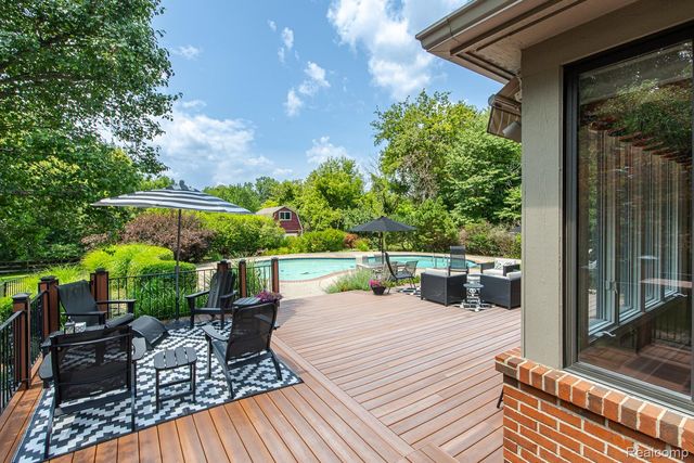 3720 Northwood Drive, West Bloomfield Charter Township, MI 48324