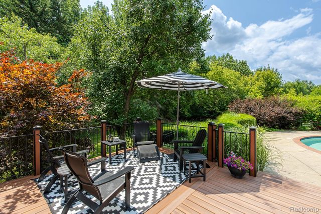 3720 Northwood Drive, West Bloomfield Charter Township, MI 48324