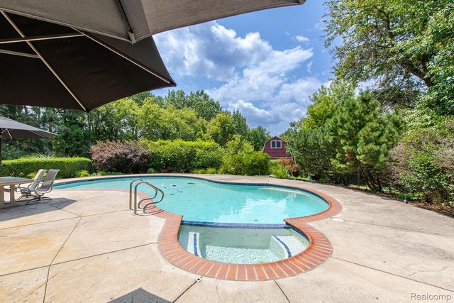 3720 Northwood Drive, West Bloomfield Charter Township, MI 48324