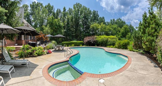 3720 Northwood Drive, West Bloomfield Charter Township, MI 48324