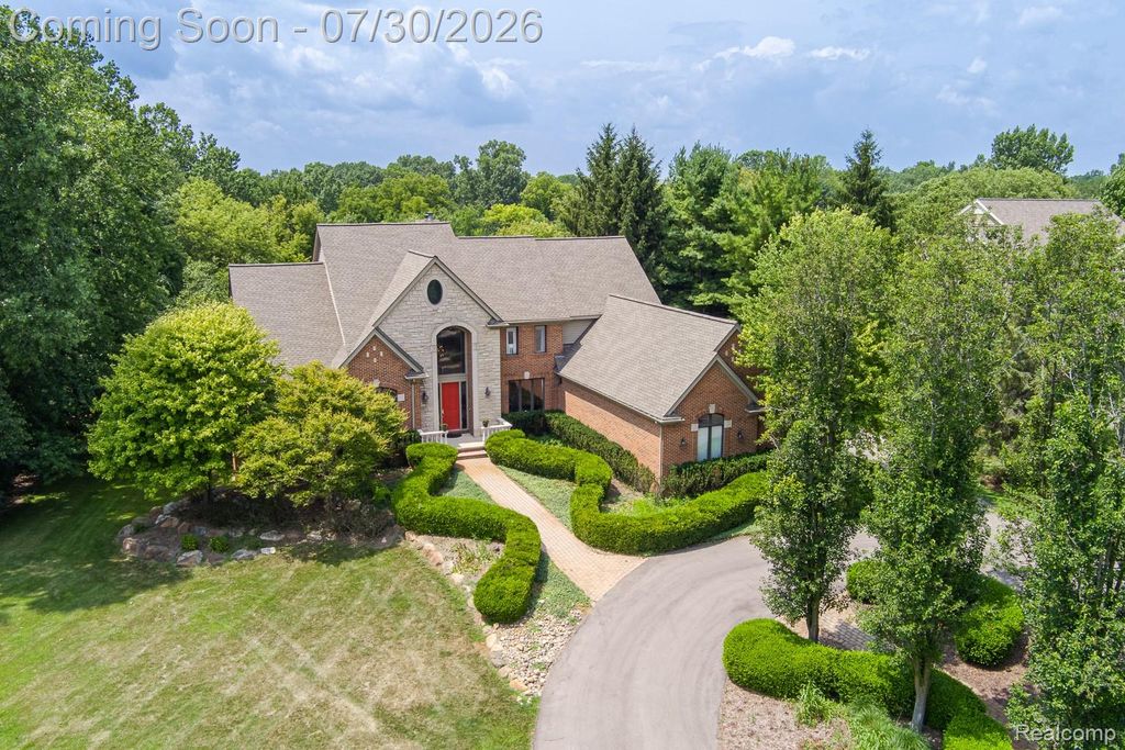 3720 Northwood Drive, West Bloomfield Charter Township, MI 48324