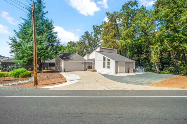 12356 Lake Wildwood Drive, Penn Valley, CA 95946