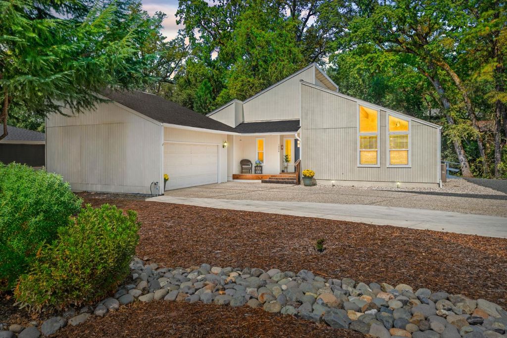 12356 Lake Wildwood Drive, Penn Valley, CA 95946