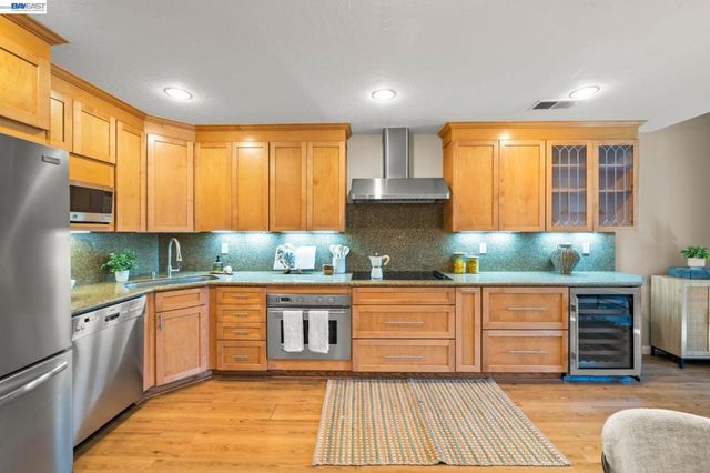 305 Rock Creek Way, Pleasant Hill, CA 94523