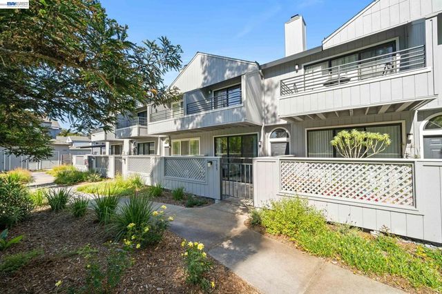 305 Rock Creek Way, Pleasant Hill, CA 94523