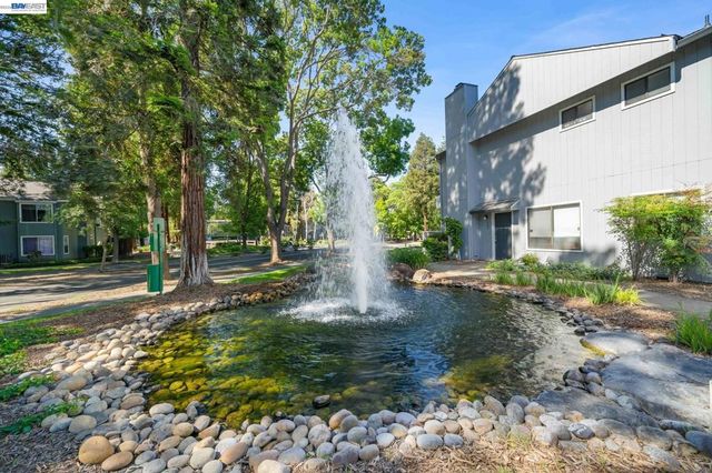 305 Rock Creek Way, Pleasant Hill, CA 94523