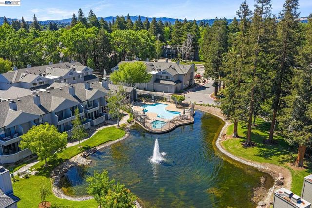 305 Rock Creek Way, Pleasant Hill, CA 94523