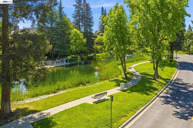 305 Rock Creek Way, Pleasant Hill, CA 94523