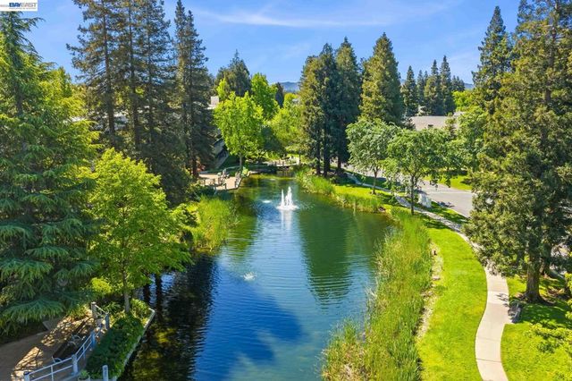 305 Rock Creek Way, Pleasant Hill, CA 94523