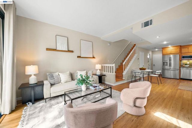 305 Rock Creek Way, Pleasant Hill, CA 94523