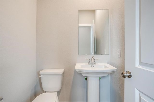 4525 Hogans Alley Drive, Arlington, TX 76001