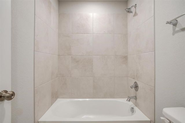 4525 Hogans Alley Drive, Arlington, TX 76001