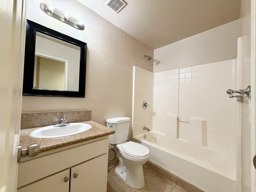 Image 13 of property listing at 2412 Sycamore Street, Selma, CA 93662