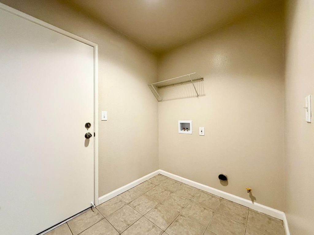 Image 16 of property listing at 2412 Sycamore Street, Selma, CA 93662