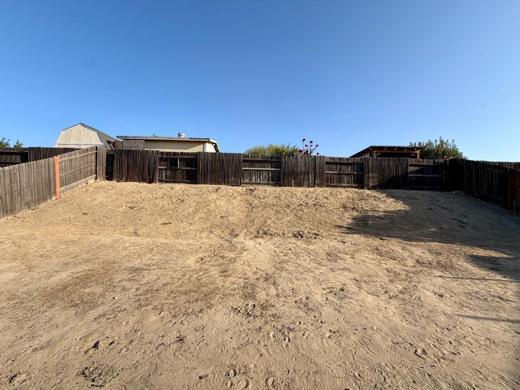 Image 17 of property listing at 2412 Sycamore Street, Selma, CA 93662