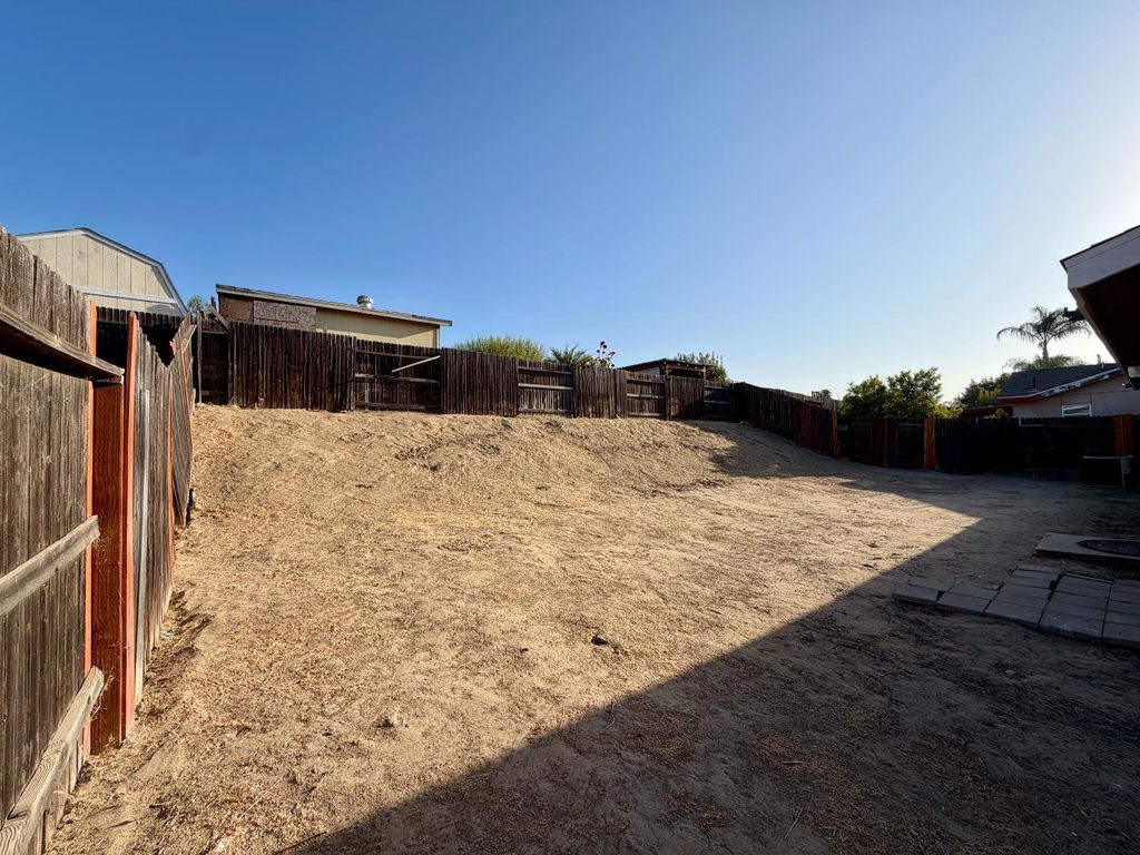 Image 18 of property listing at 2412 Sycamore Street, Selma, CA 93662