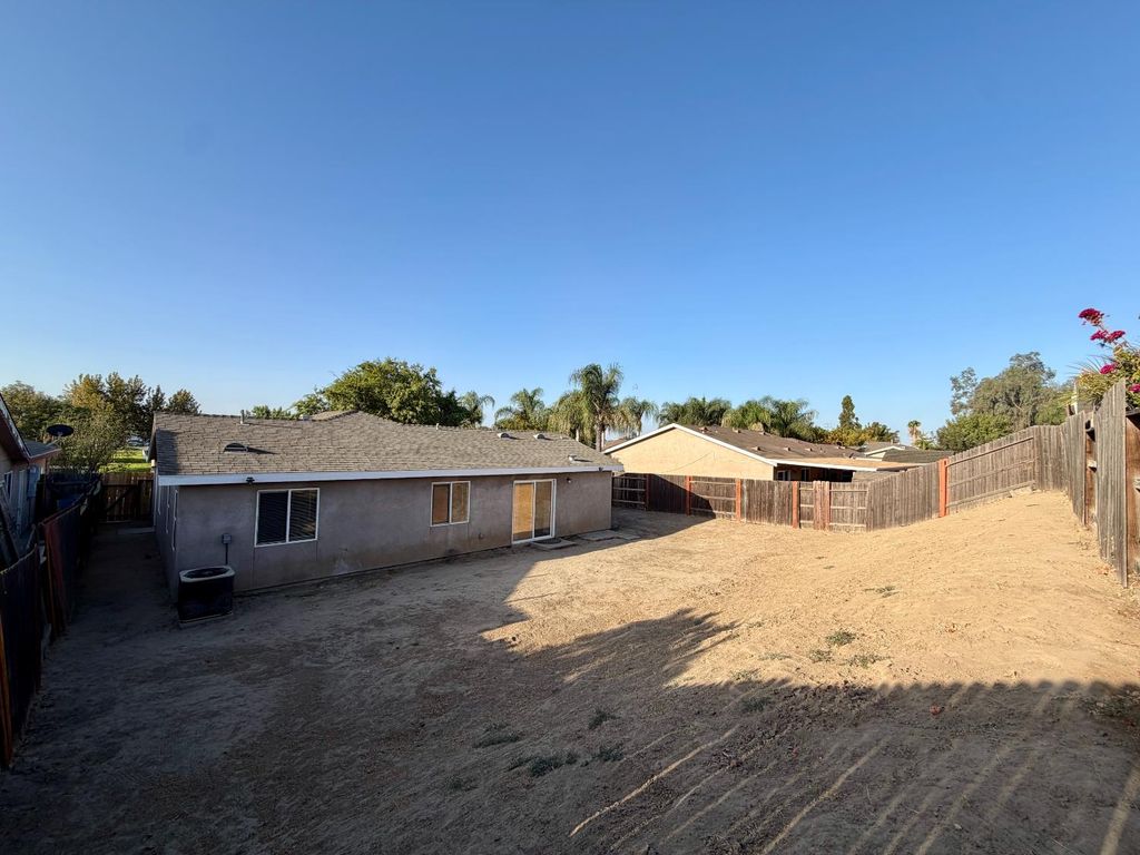 Image 19 of property listing at 2412 Sycamore Street, Selma, CA 93662