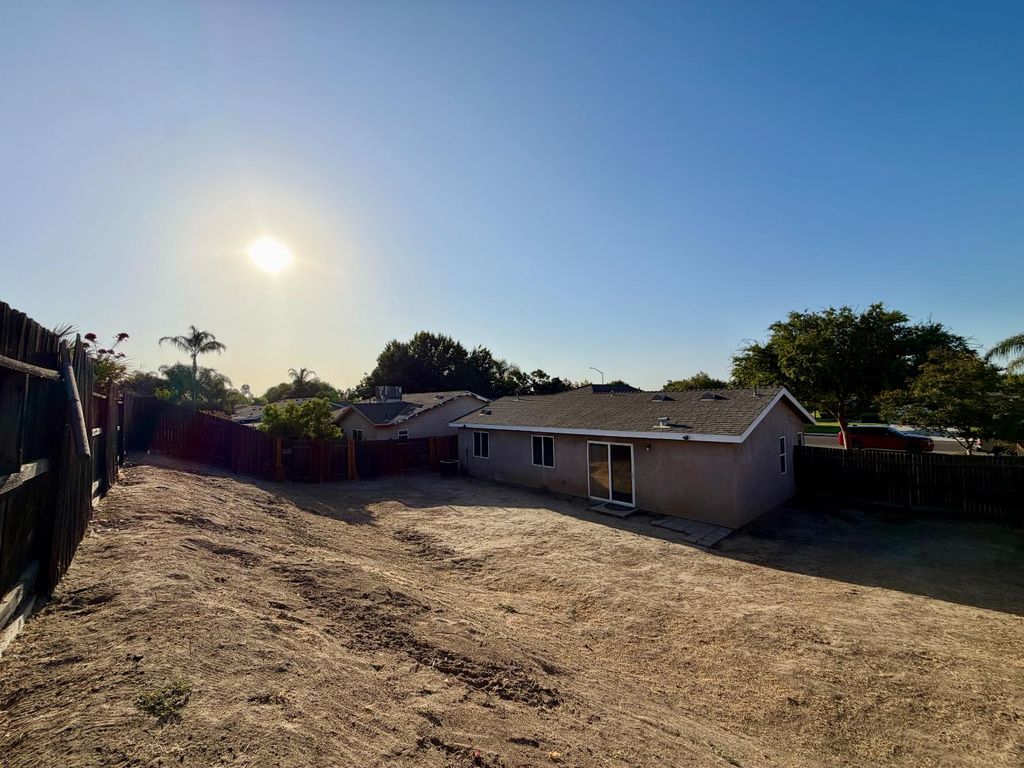 Image 20 of property listing at 2412 Sycamore Street, Selma, CA 93662