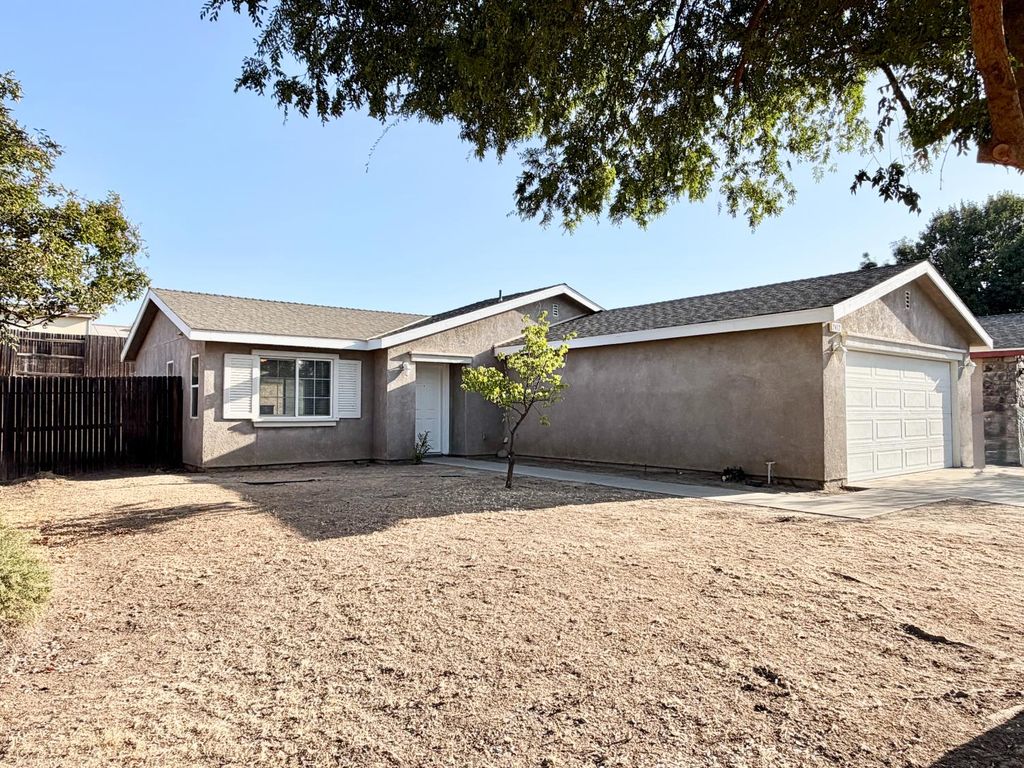 Image 21 of property listing at 2412 Sycamore Street, Selma, CA 93662
