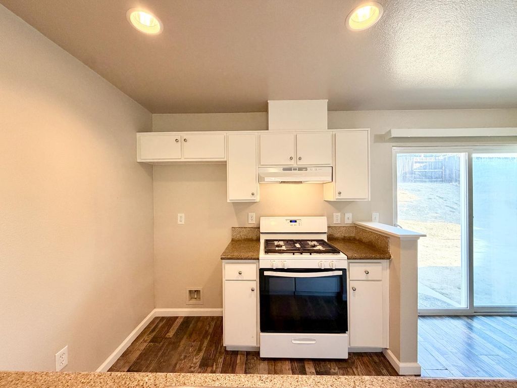 Image 5 of property listing at 2412 Sycamore Street, Selma, CA 93662